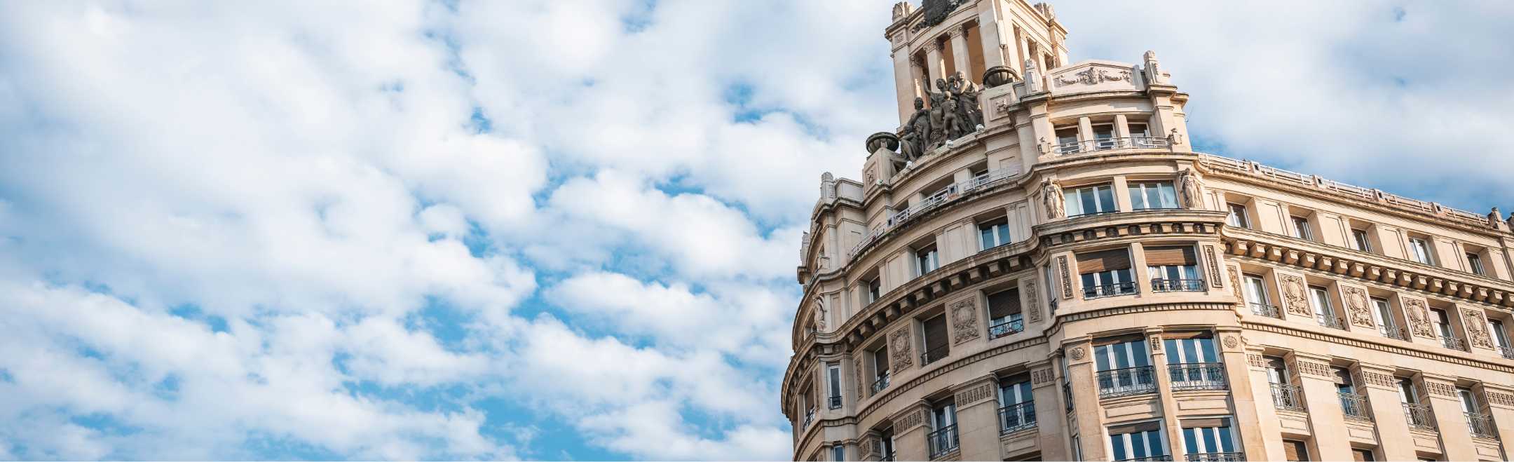 Fachada de un edificio clásico